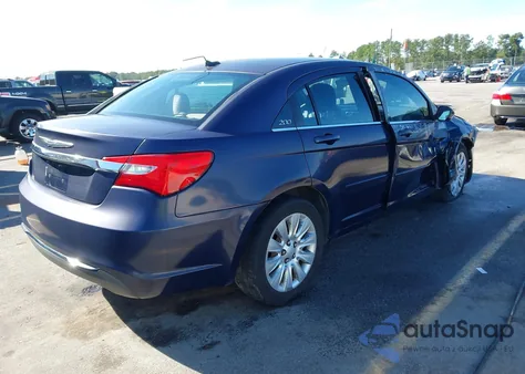 2014 Chrysler 200 Lx z USA, uszkodzony, nr VIN 1C3CCBAB8EN142773